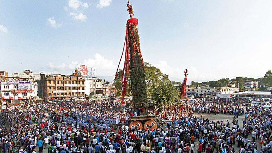 रातो मच्छिन्द्रनाथलाई बुङ्‌मतीबाट पाटन तःबहाल लगिँदै