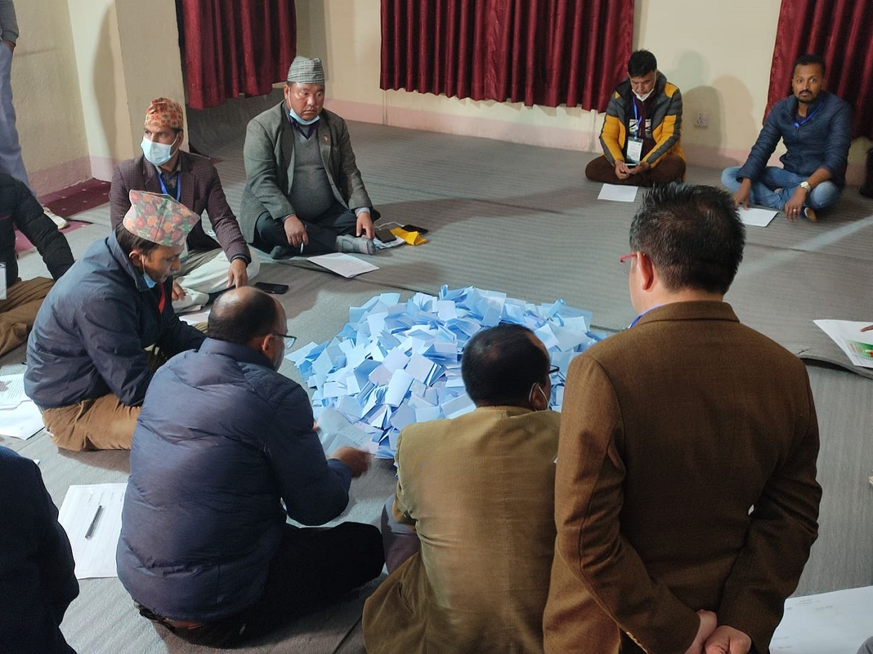 अपडेट : २३ सय मत गन्दा गुरुङको ९६०, भण्डारीकाे ८७०