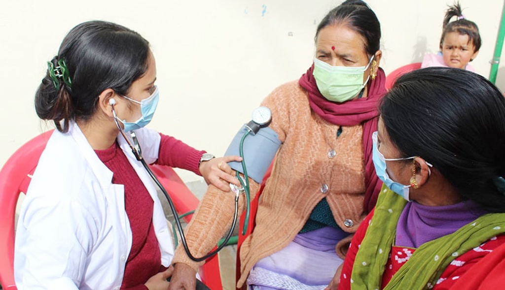 ललितपुरको टिकाथलीमा केएमसीको निःशुल्क स्वास्थ्य शिविर