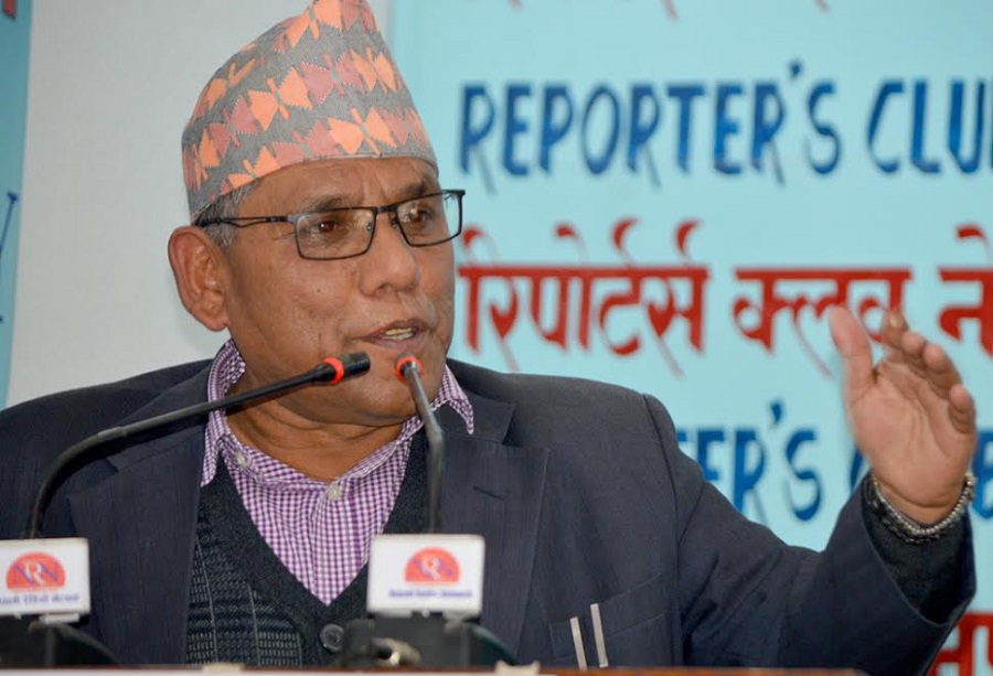 राष्ट्रियसभा सदस्य दाहालले लिए पद तथा गोपनियताकाे शपथ
