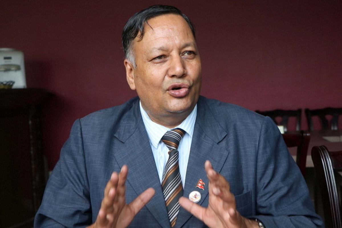 पाठ्यपुस्तक उपलब्ध नभएपछि शिक्षामन्त्रीले गरे जनक शिक्षा सामग्री केन्द्रको अनुगमन