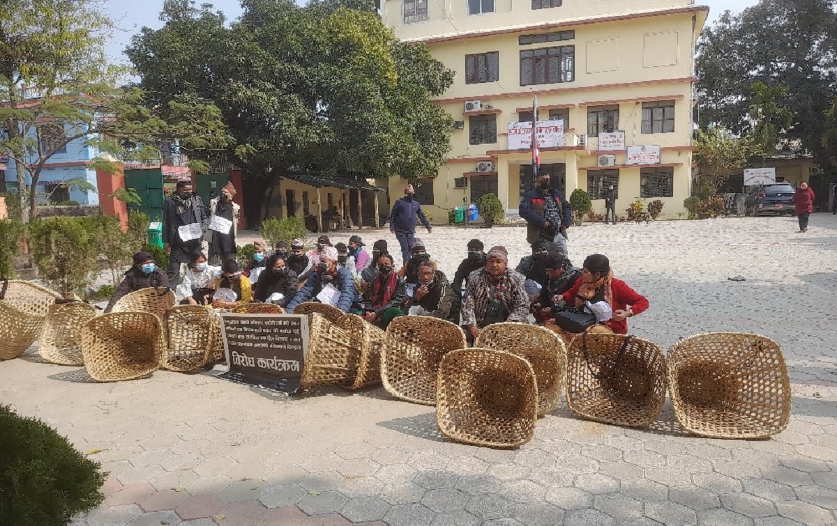 डोकोनाम्लोसहित सामुदयिक वनका पदाधिकारी मन्त्रालयमा