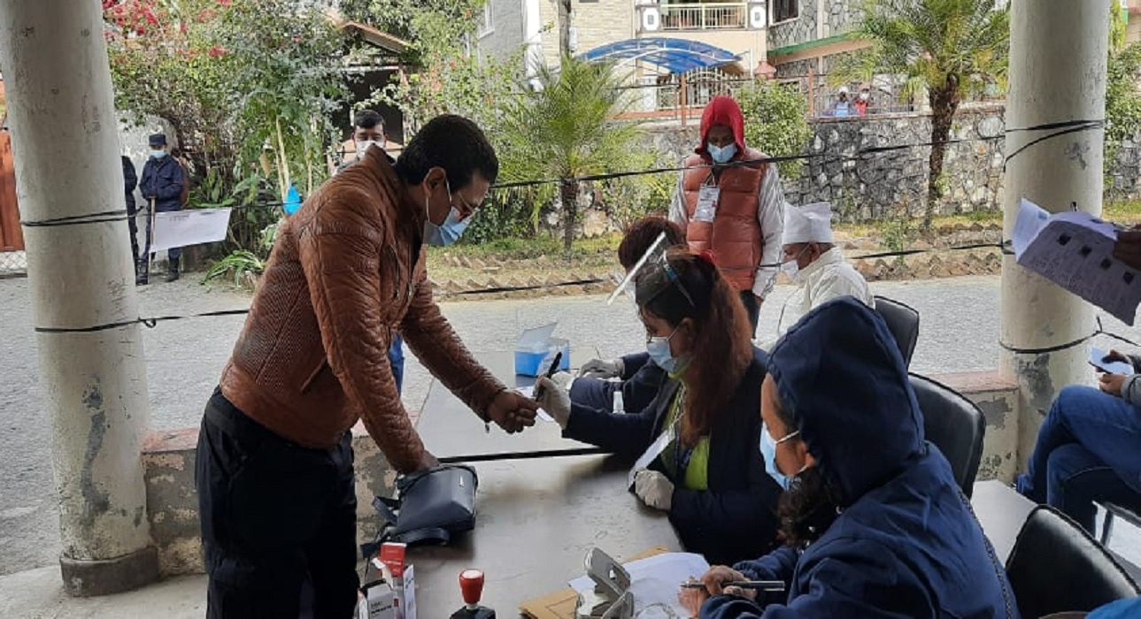 गण्डकीमा मतदान सकियो, २ मत खसेन