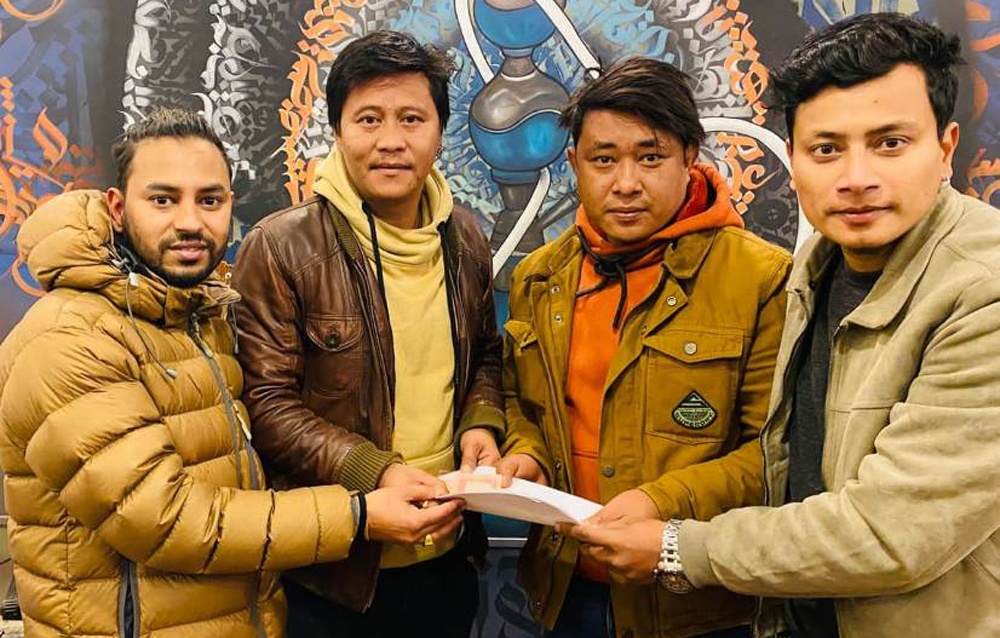 ‘लाखे’ मा रोहित अनुबन्धित