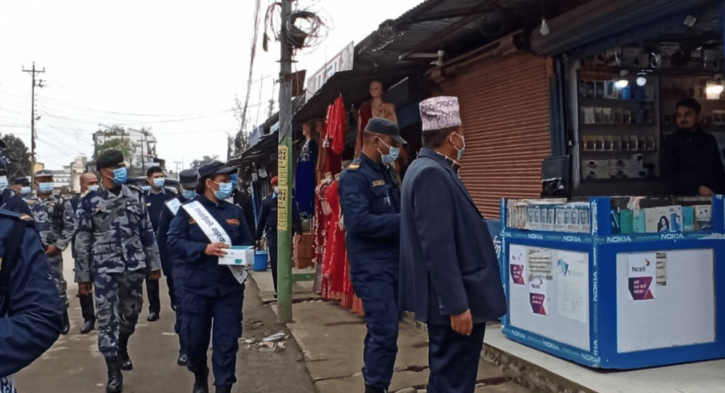 कैलालीमा मास्क अभियान, सीडीओ र एसपी सडकमा