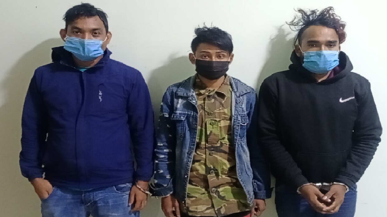 बलात्कार गरेको आरोपमा तीनजना पक्राउ