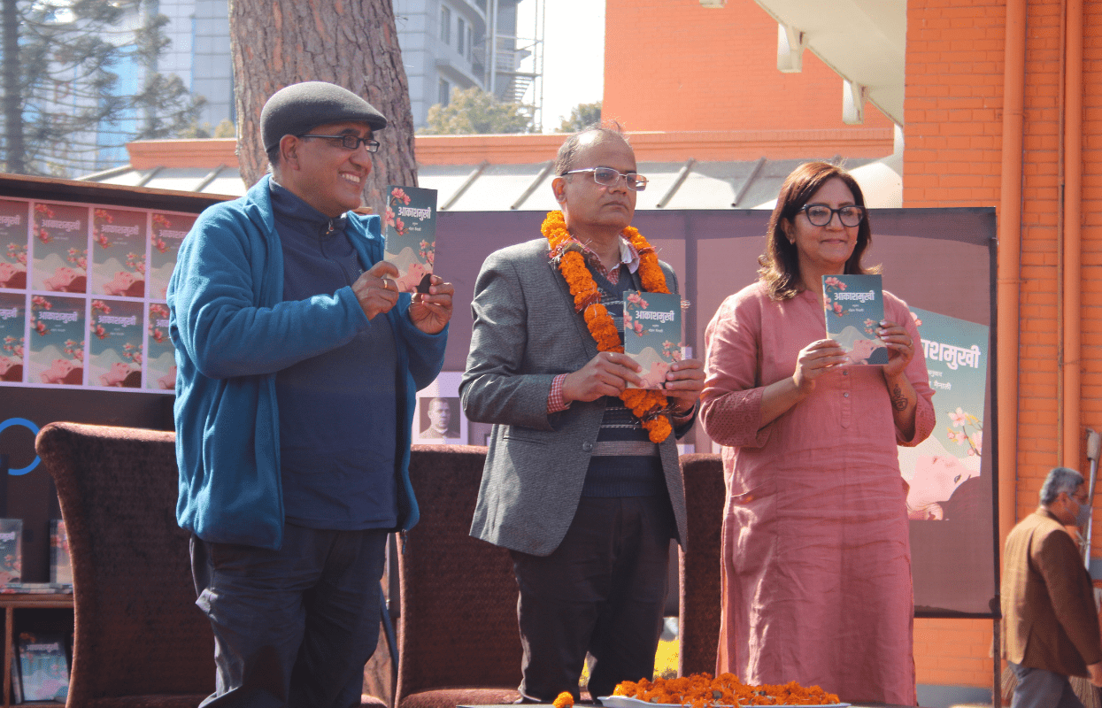 निबन्धहरूको अनुवाद आकाशमुखी बजारमा