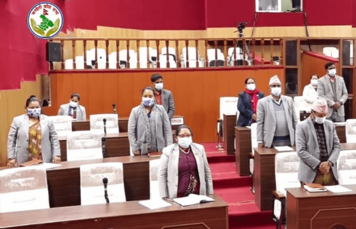 सात बुँदेलाई हतियार बनाउँदै एमालेद्वारा कर्णाली प्रदेशसभा बैठक अवरुद्ध