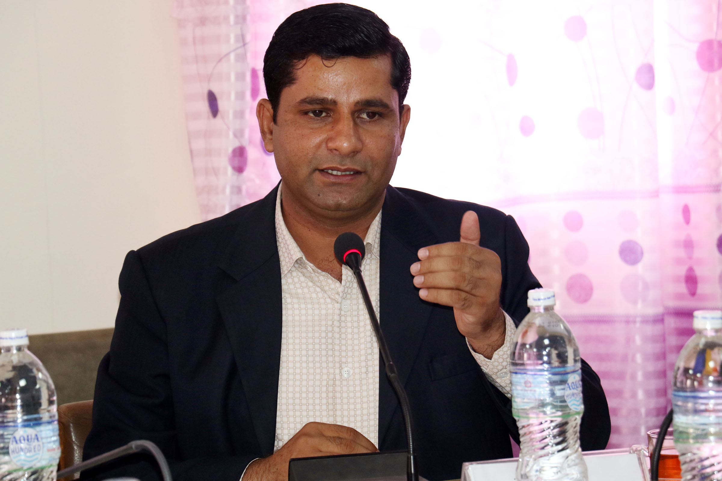 सबै प्रदेशबाट लाइसेन्स छाप्ने व्यवस्था गर्छाैं : मन्त्री राई