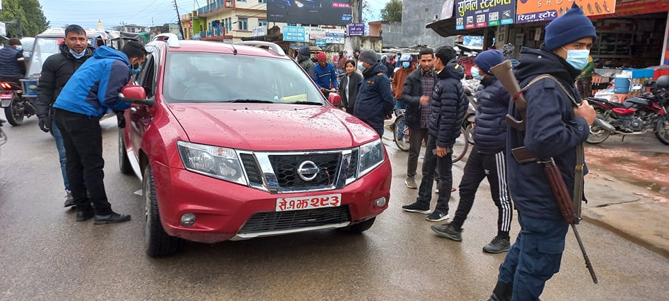 सरकारी गाडी चल्न रोक्दै अनेरास्ववियु