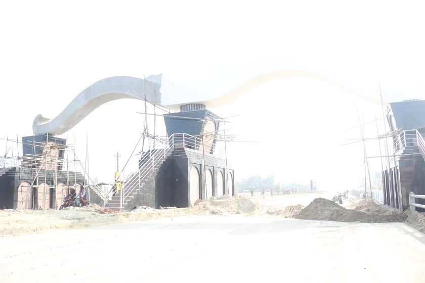 जनकपुरमा धनुष आकारको सहिद गेट निर्माणको काम अन्तिम चरणमा