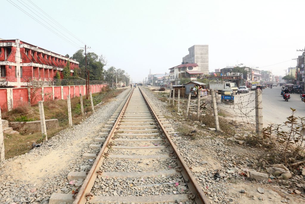 रेल सञ्चालनमा आउँदै, हाटबजार हटाइँदै