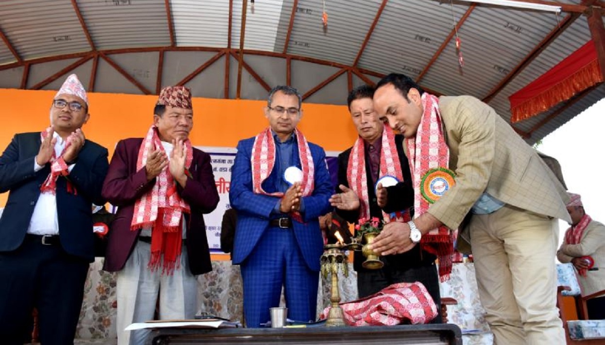 सिन्धुपाल्चोकको चौतारामा नेपाल बैंकको वित्तीय साक्षरता कार्यक्रम