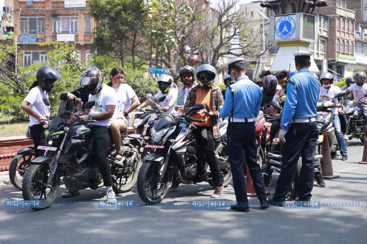 होलीमा मापसे गरेर सवारी चलाउने १०६ जना कारबाहीमा