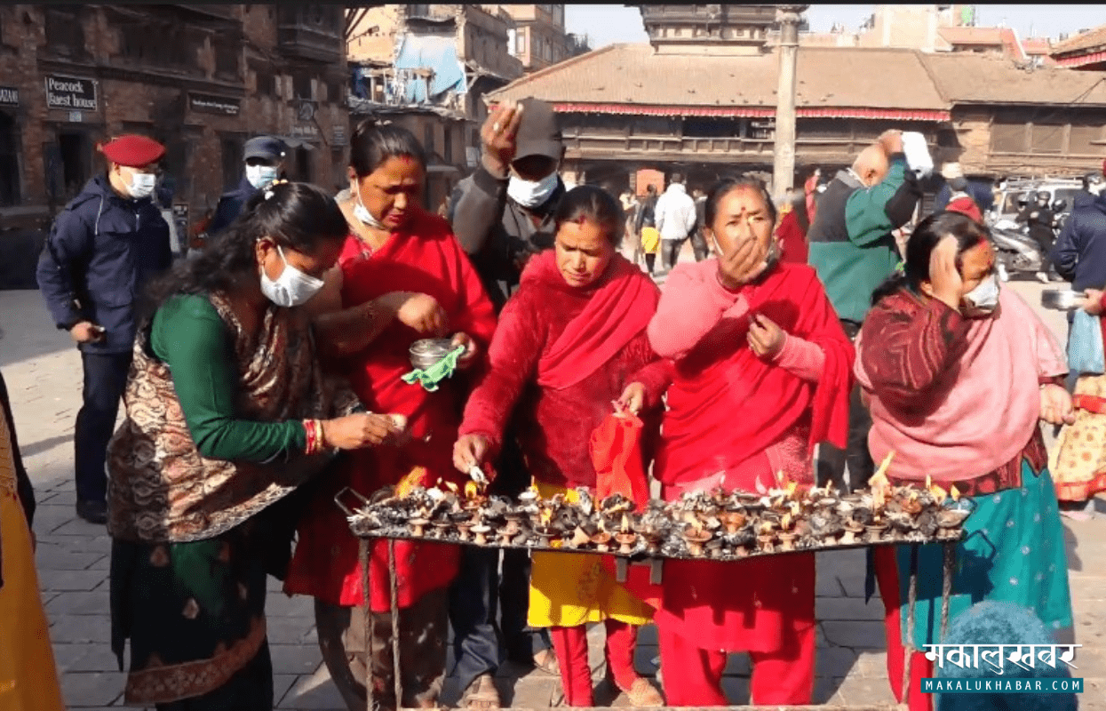 भक्तपुरका शिवालयहरूमा भक्तजनको घुइँचो