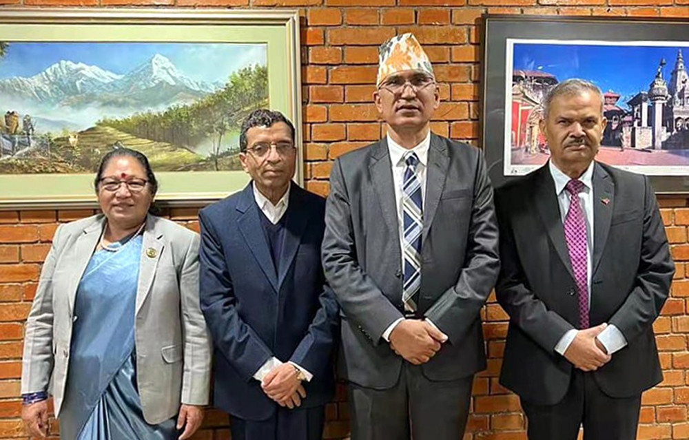 एमाले उपाध्यक्ष पौडेलसहितको टोली चीन भ्रमणमा