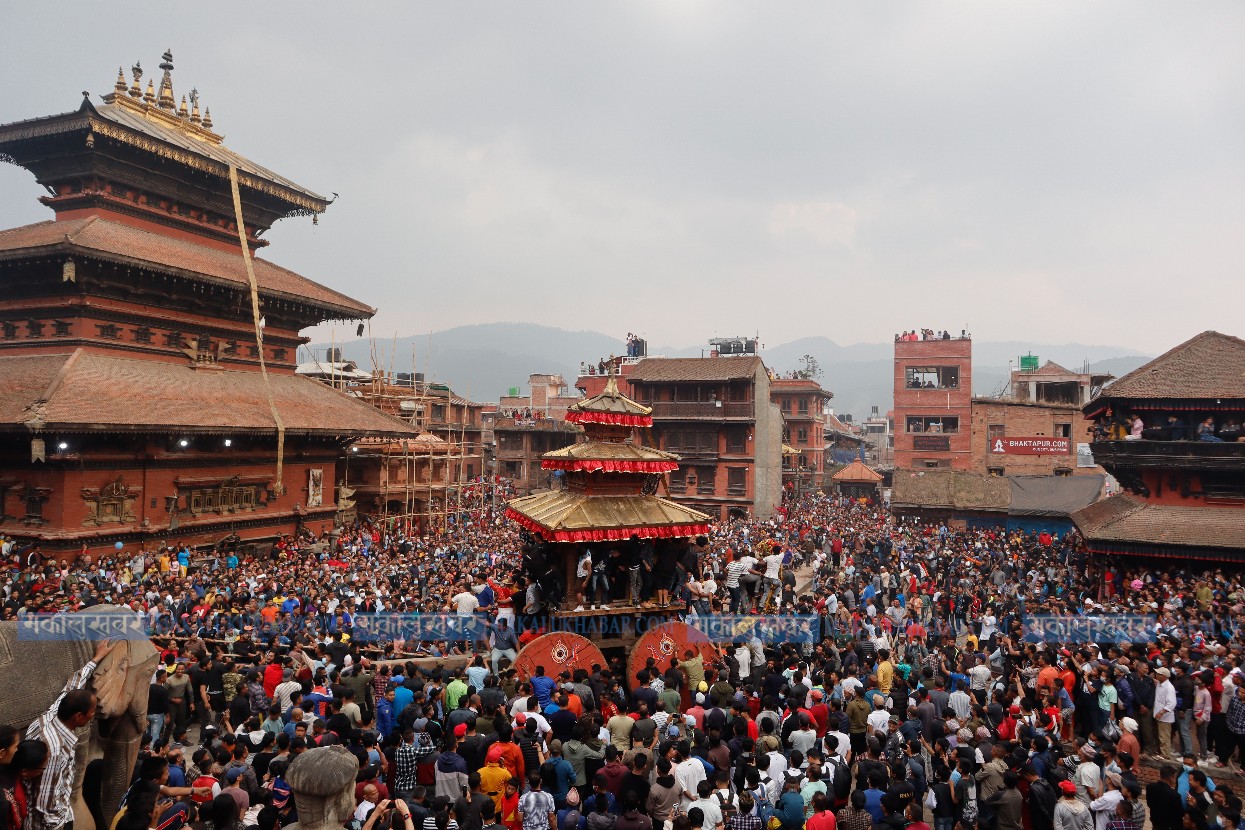 शुरू भयो भक्तपुरको ऐतिहासिक बिस्काः जात्रा (तस्वीरहरू)