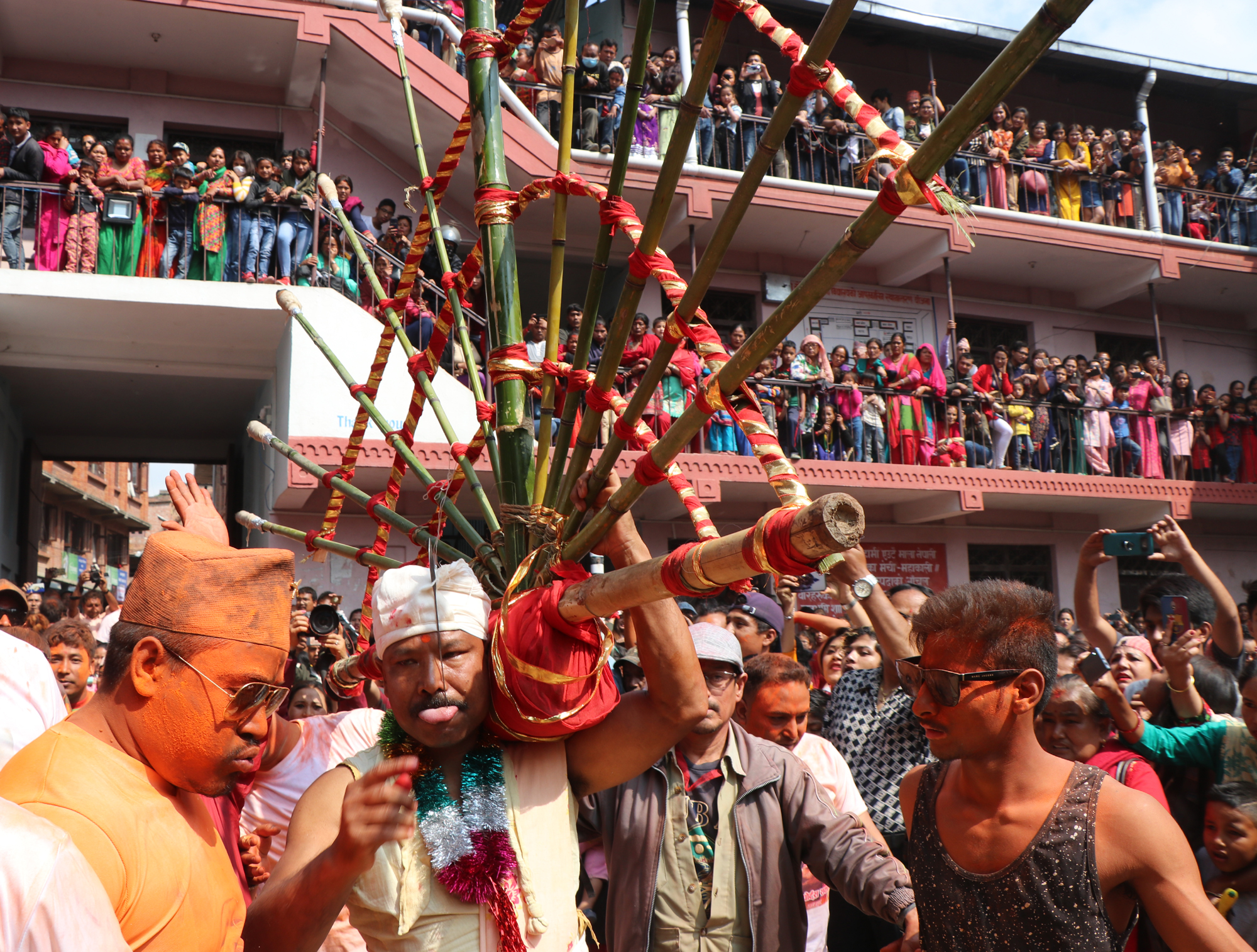 ८ पटक जिब्राे छेडाएका बुद्धकृष्ण अन्तिमपटक जिब्राे छेडाउँदै