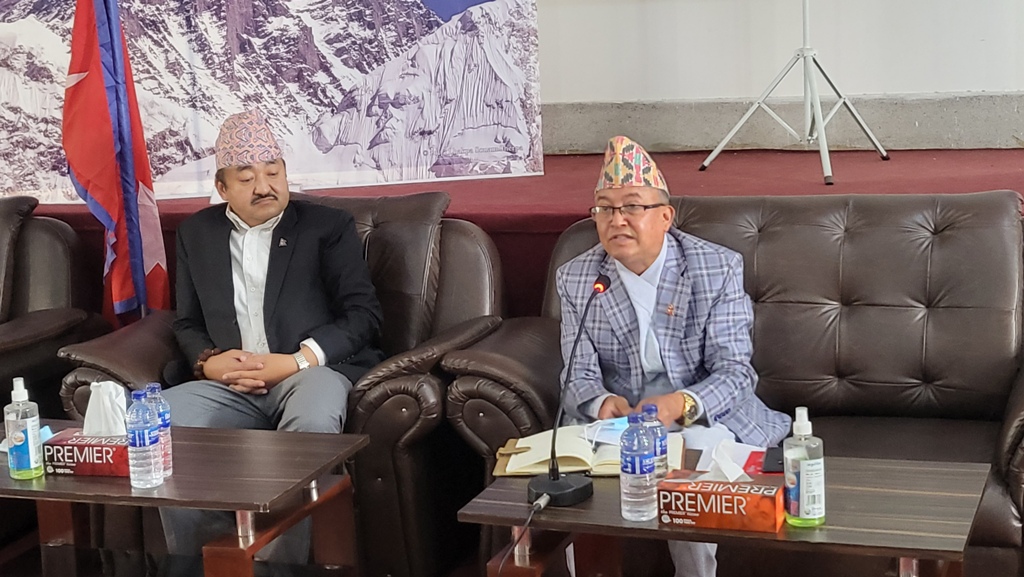 कर्मचारीले दलको समर्थन वा विरोध गरे कारबाही हुन्छ : प्रमुख निर्वाचन आयुक्त