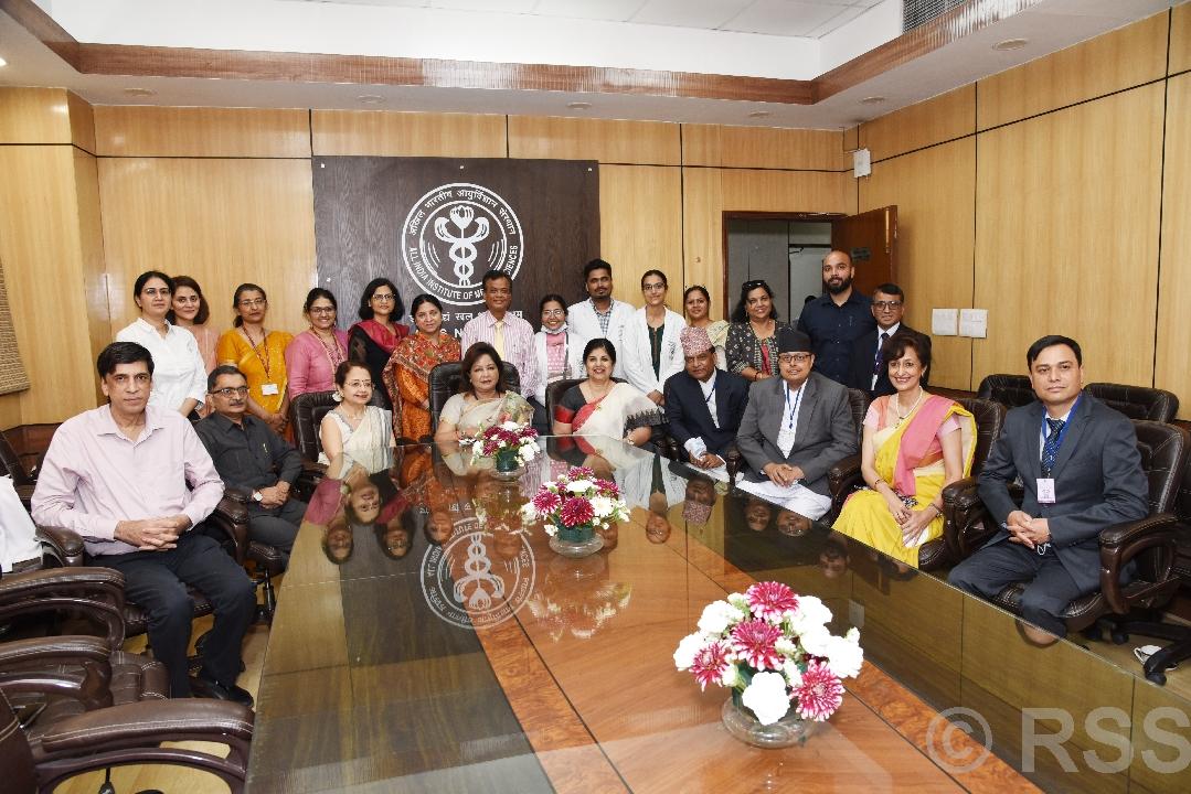 सुरक्षित मातृत्व र बाल स्वास्थ्यमा सहकार्य गर्न एआइआइएमएससँग डा आरजुको आग्रह