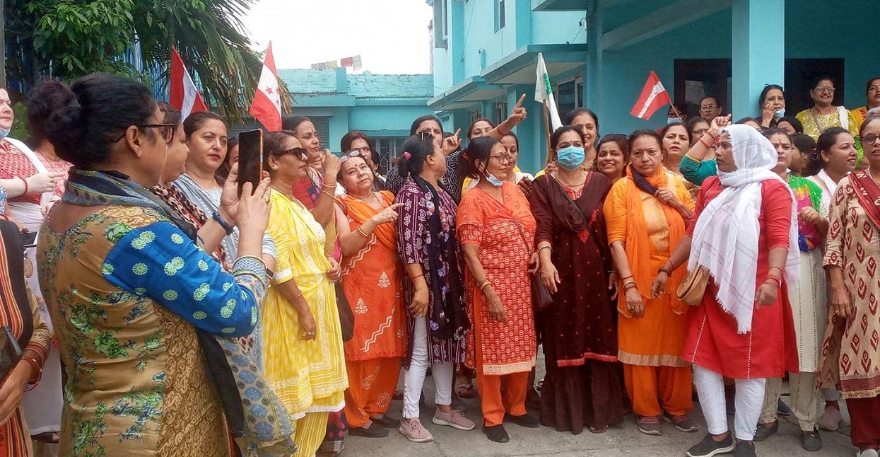 प्रदेश १ : १३ पालिका प्रमुखमा महिला उम्मेदवार, एमालेबाट मात्र १० जना