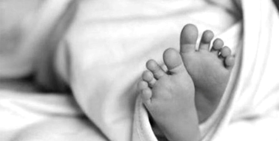 कम्पाउण्ड गेटको ढोकामा च्यापिएर ५ वर्षीय बालिकाको मृत्यु