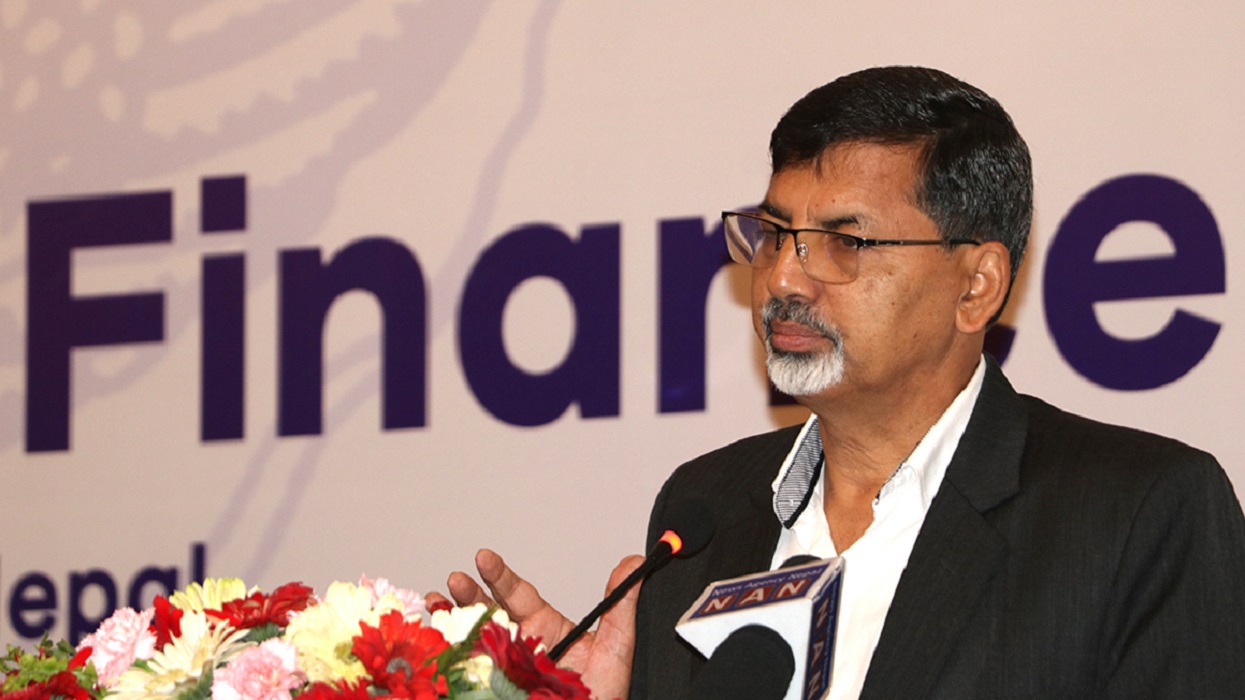 गभर्नरप्रति असन्तुष्टी जनाउँदै अर्थमन्त्रीले भने– नेपाल श्रीलंका बन्दैन, आतंकित नपारौँ