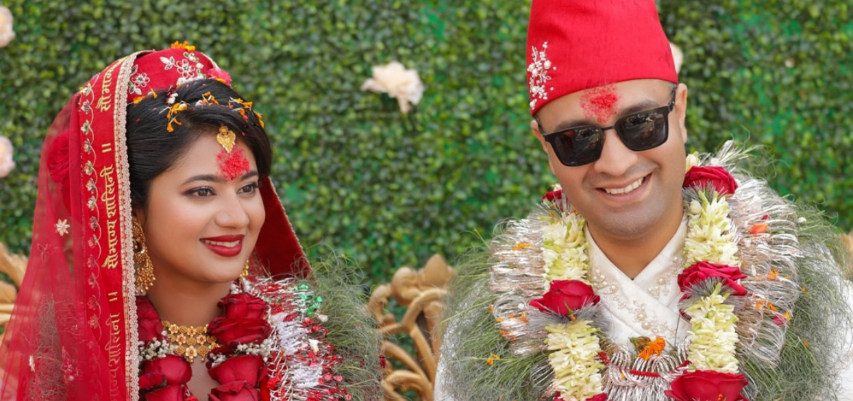 शुभेच्छुक एवं प्रशंसकसँग केकीले मागिन् आशिर्वाद