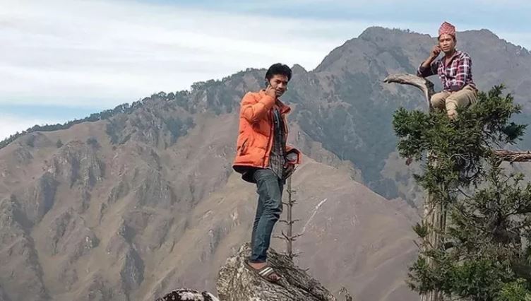 अब मोबाइलमा कुरा गर्न रूख चढ्नु पर्दैन