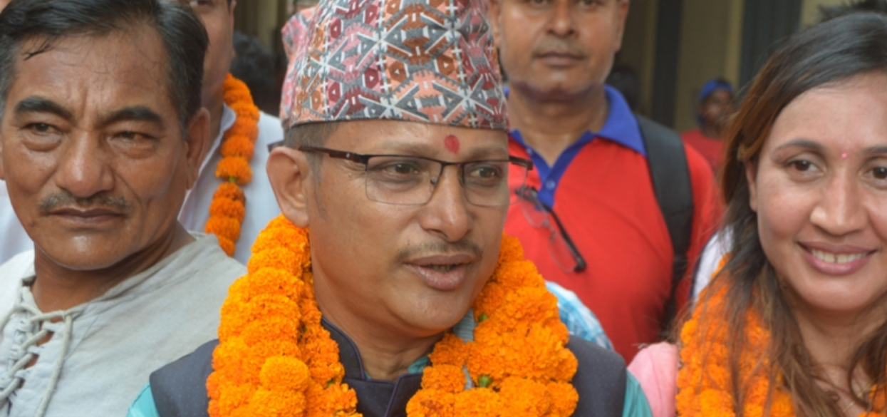विराटनगर मेयरका उम्मेदवार थापाले भने, ‘गठबन्धन भनेको काले मिलेर खाउँ भाले हो!’