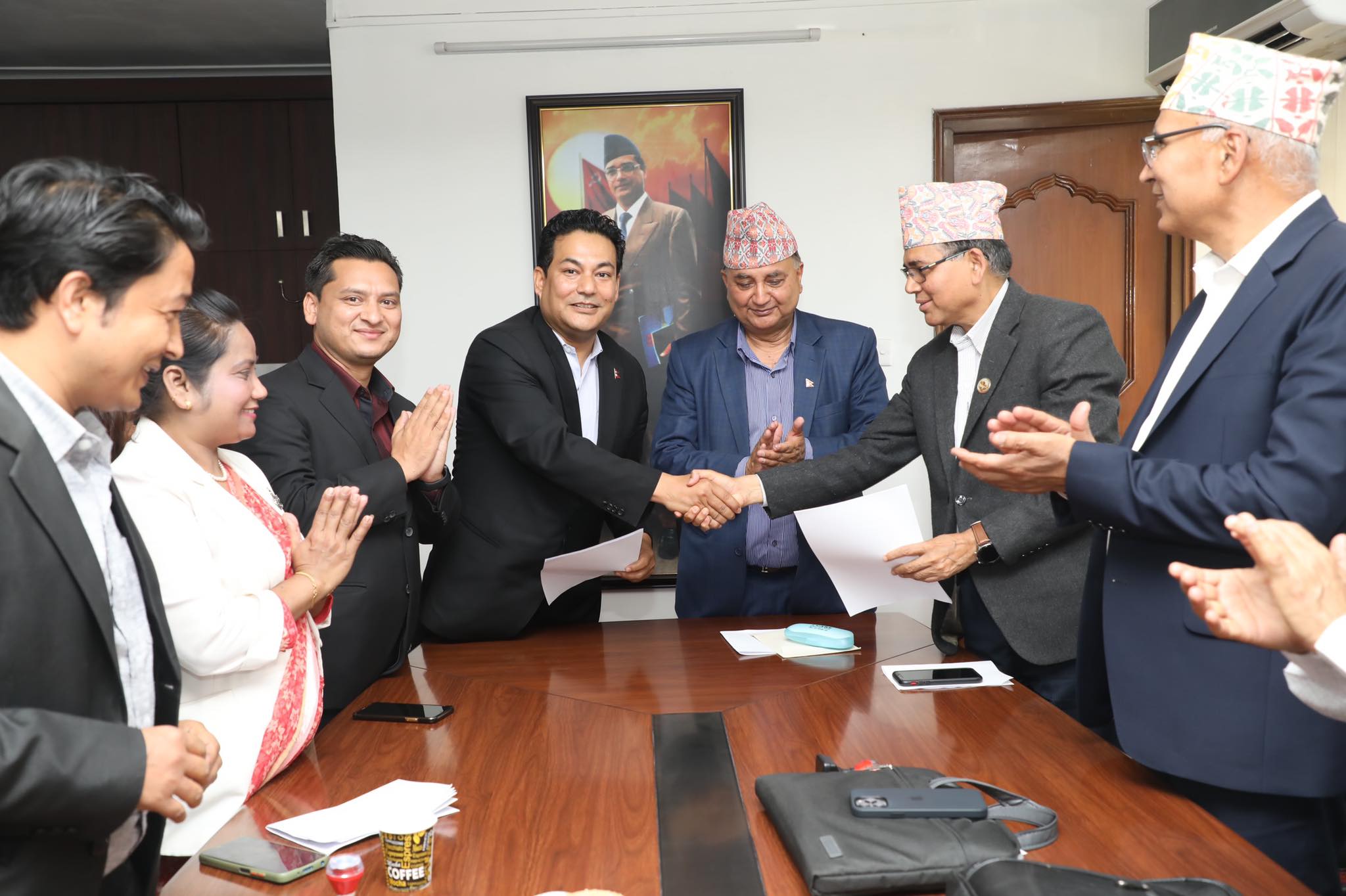 एमाले-परिवार दलबीच पनि गठबन्धन, सूर्यबाटै चुनाव लड्ने