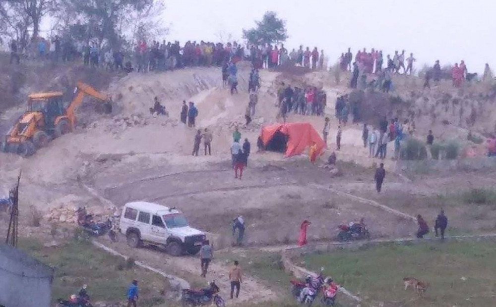 ताथलीको प्लटिङमा ढिस्कोले पुरिएर कामदारको मृत्युपछि स्थानीय आन्दोलित