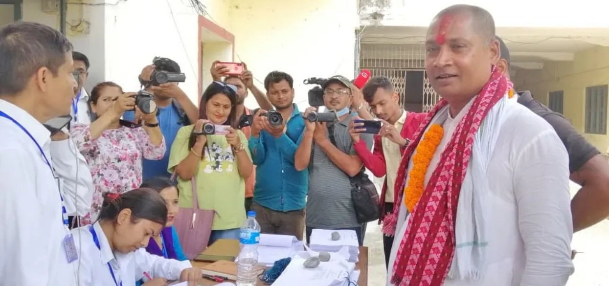 विराटनगर महानगरको मेयरका उम्मेदवार यादवलाई चुनाव चिह्न ‘लालटिन’