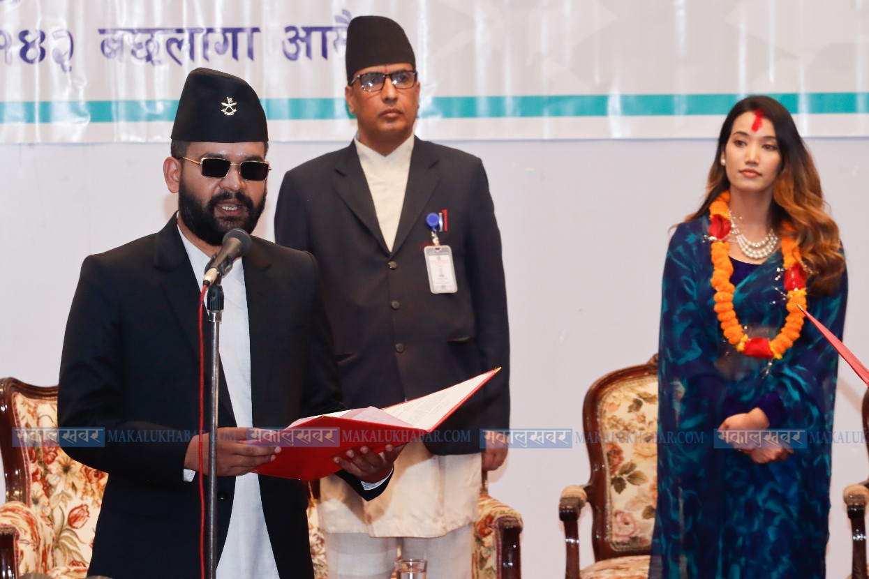 काठमाडाैँका मेयर बालेनले ग्रहण गरे नेपाल भाषामा शपथ (भिडिओसहित)