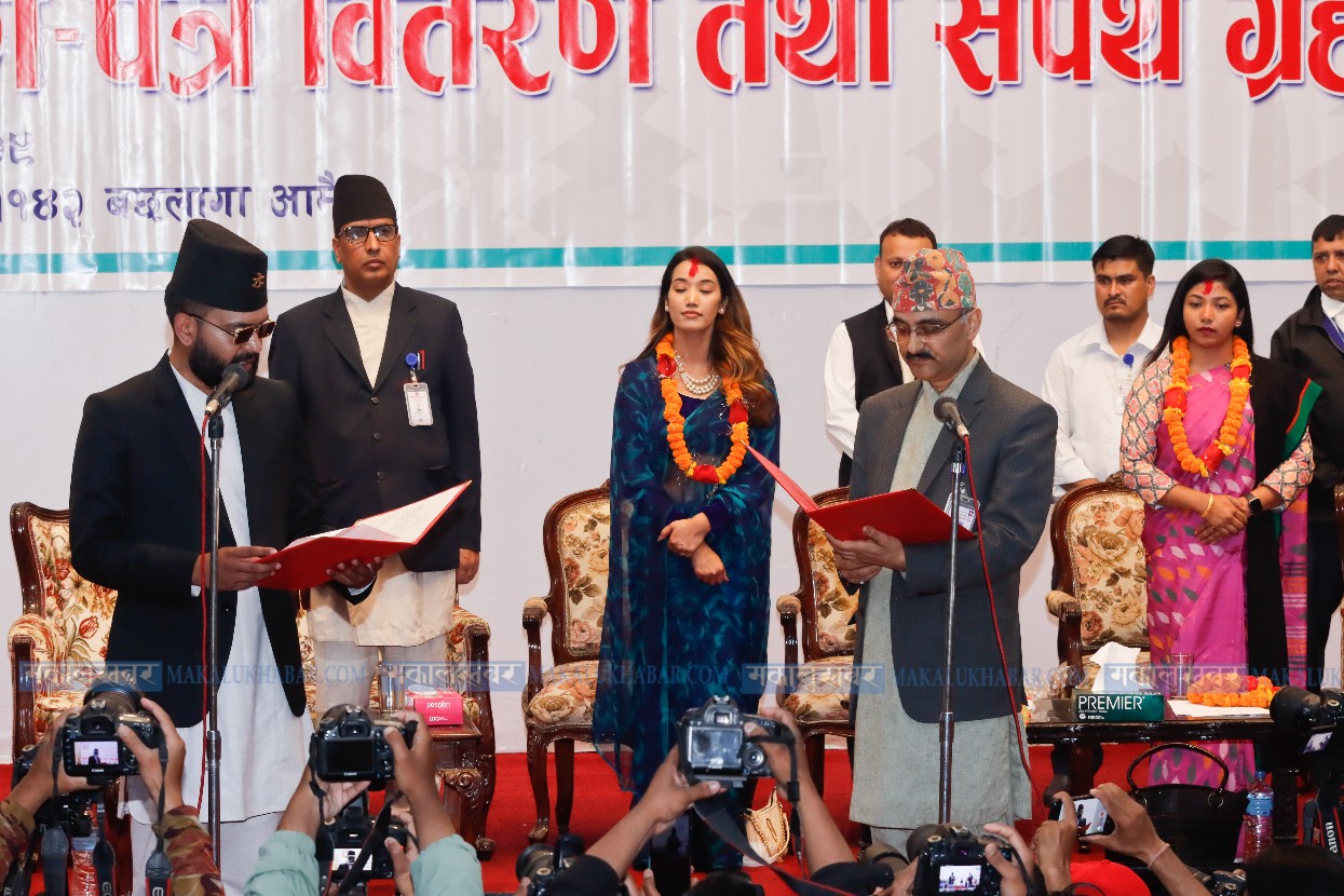 यस्ताे रह्याे बालेनकाे शपथग्रहण (तस्वीरहरू)