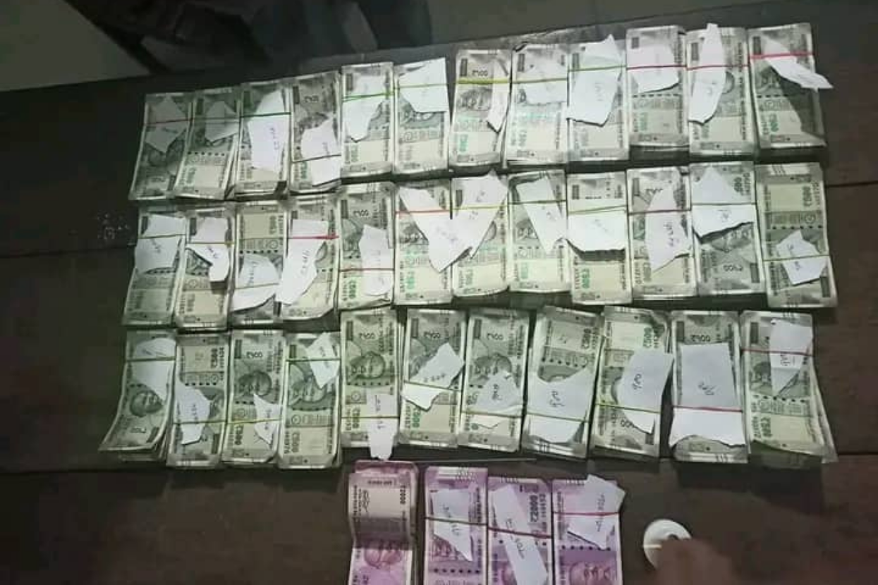 चोरी गरेर ल्याइएको सुनसहित साढे २५ लाख बढी भारतीय रुपैयाँ बरामद