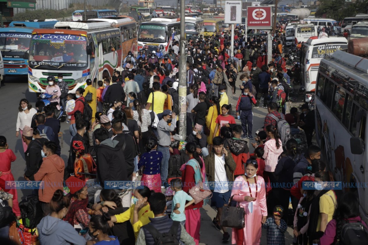 भोट हाल्न उपत्यका छाड्नेको लर्को (तस्बिरहरू)