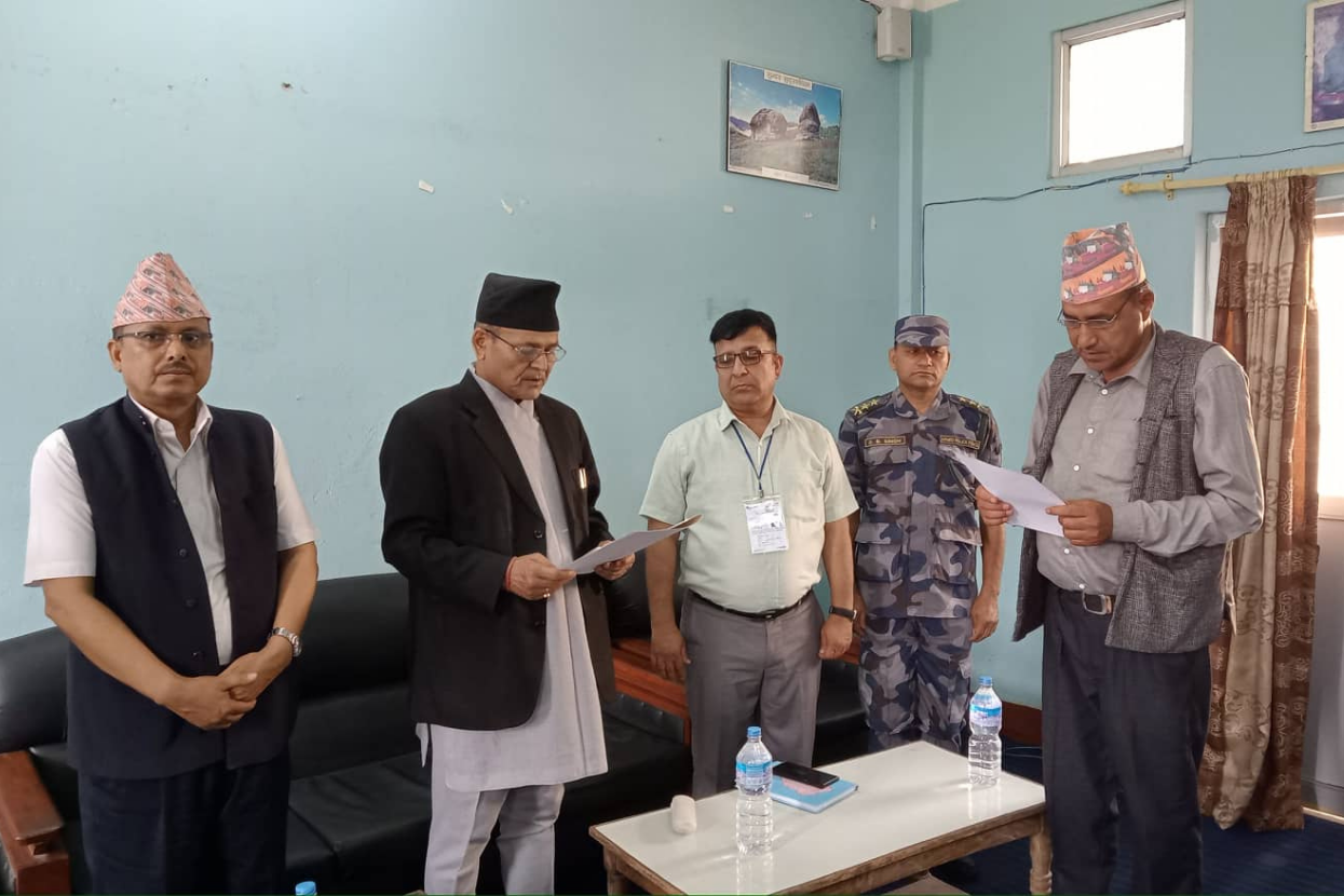 कैलालीको चुरेका नवनिर्वाचित अध्यक्ष बोगटीद्वारा सपथग्रहण