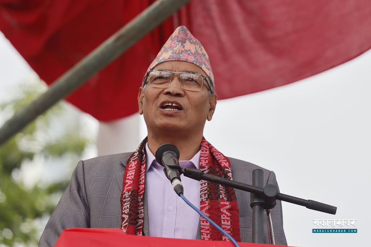 कर्मचारीलाई तहगत रूपमा लैजाँदा समानता कायम हुनेछ: मन्त्री श्रेष्ठ