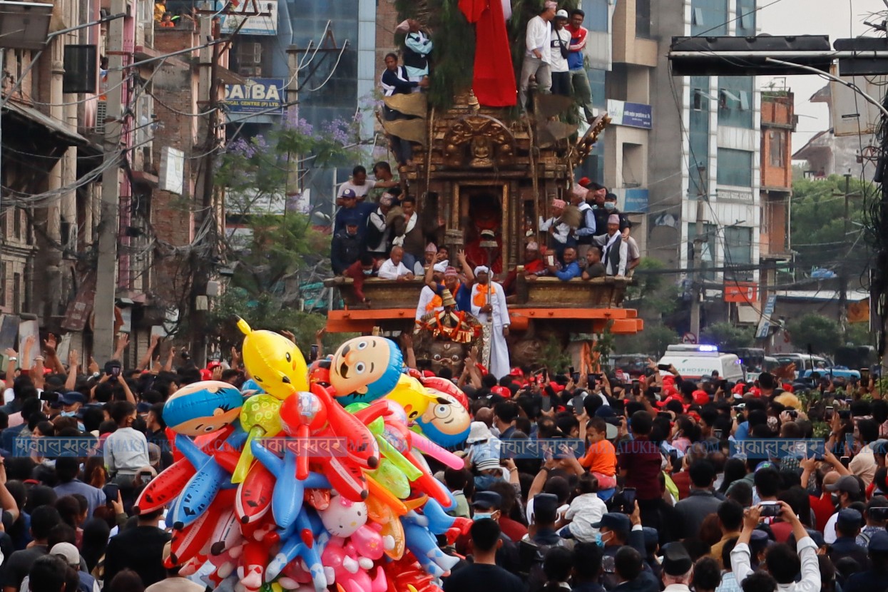 रातो मत्स्येन्द्रनाथको रथयात्रा शुरू (तस्वीरसहित)