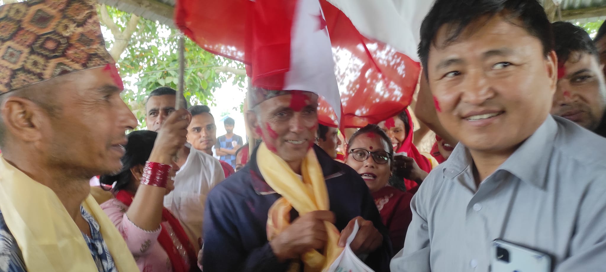 रतुवामाईका मेयर आचारसंहिता विपरीत चुनावी प्रचारमा