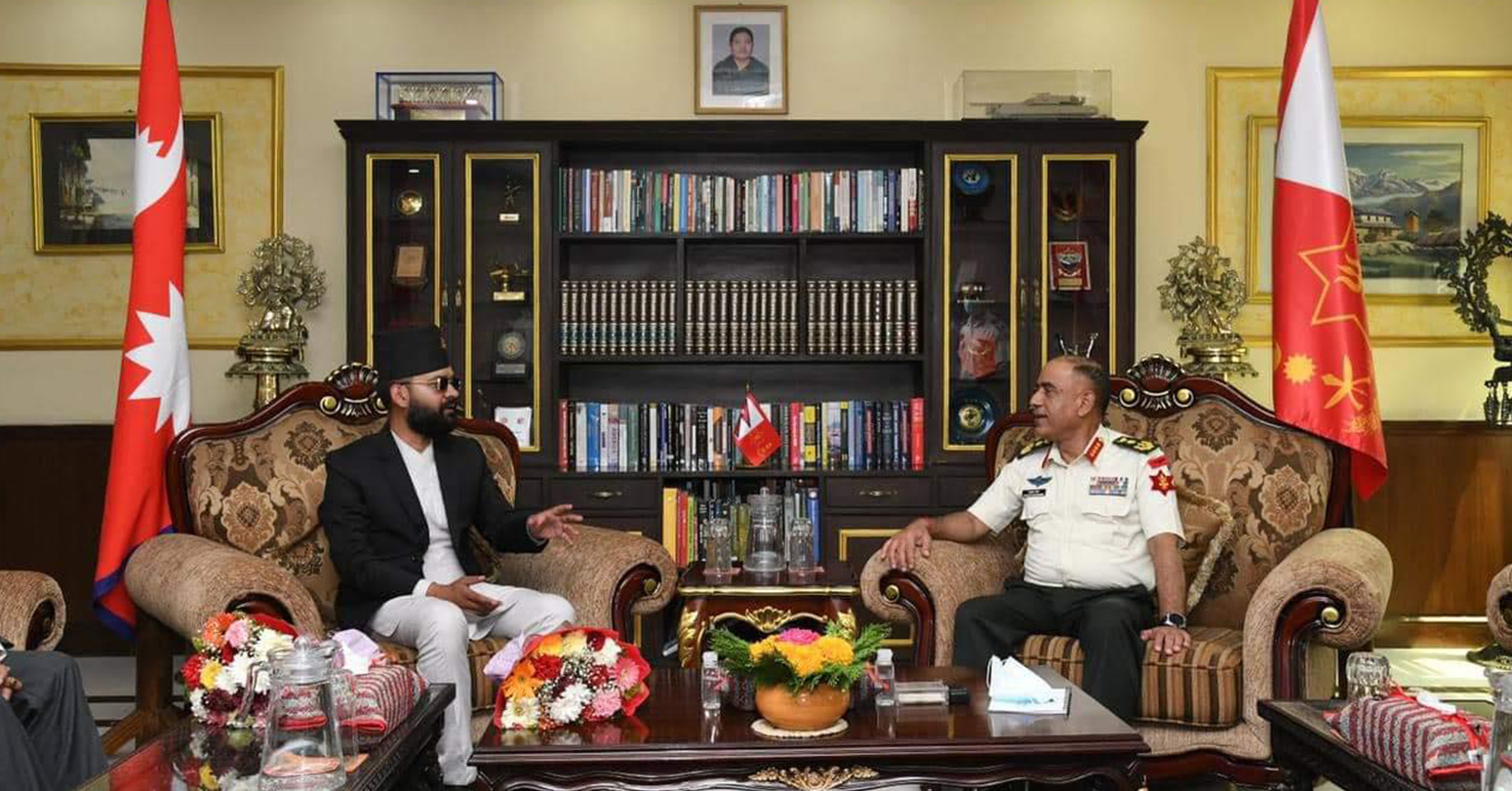 बालेन शाहले भेटे प्रधानसेनापति