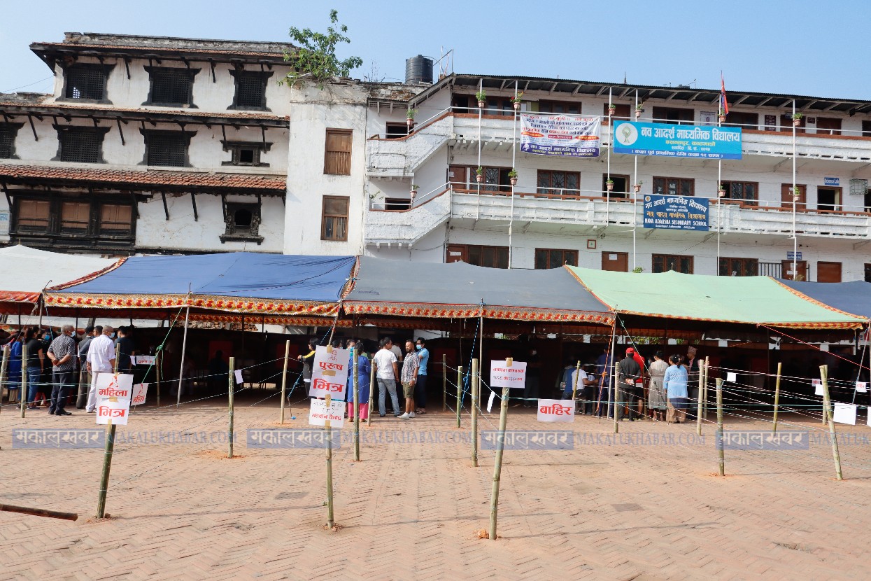 उपत्यका तथा देशभर कुन निर्वाचन क्षेत्रमा कति मतदान स्थल छन् ?
