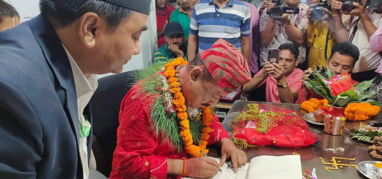 धनगढी उपमहानगरमा नवनिर्वाचित मेयर हमालद्वारा पदभार ग्रहण