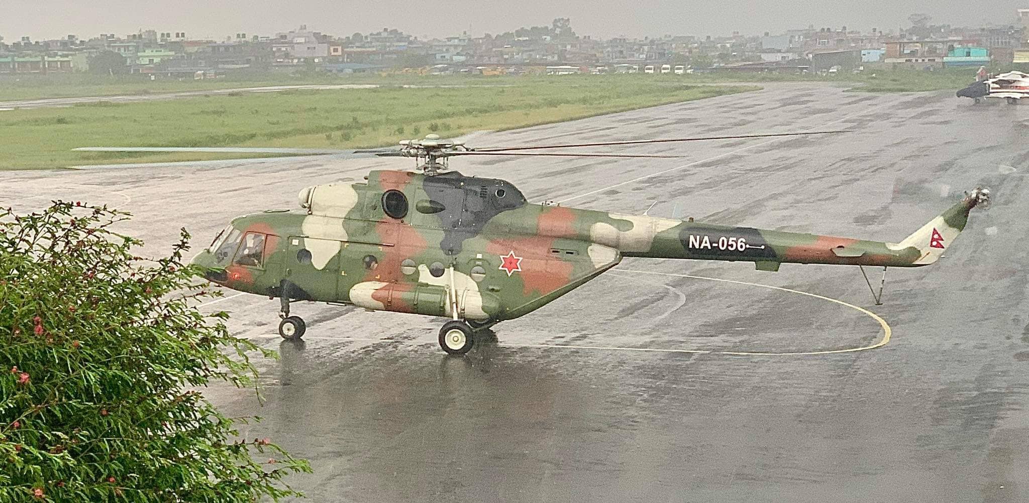 पोखरा विमानस्थलमा तेल बोकेको गाडी पल्टियो