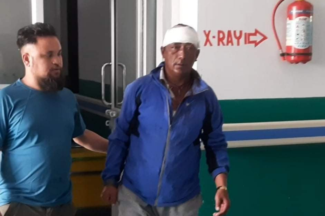 हुम्ला झडपमा घाइते मतदान अधिकृतकाे हेलिकप्टरबाट उद्धार, प्रदेश अस्पतालमा उपचार हुँदै