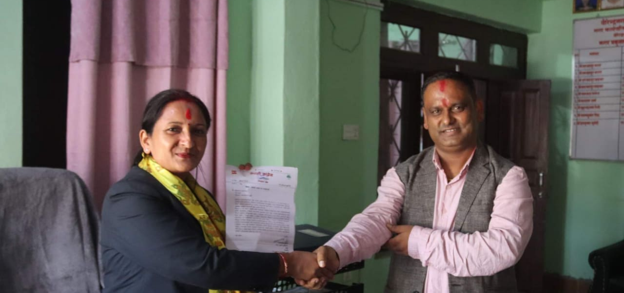 आफ्ना चुनावी प्रतिबद्धता नगरपालिकालाई हस्तान्तरण