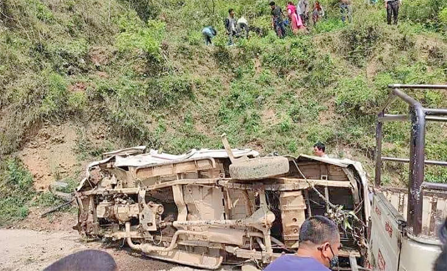 बोलेरोले टेम्पोलाई टठक्कर दिँदा एकको मृत्यु, छ जना घाइते
