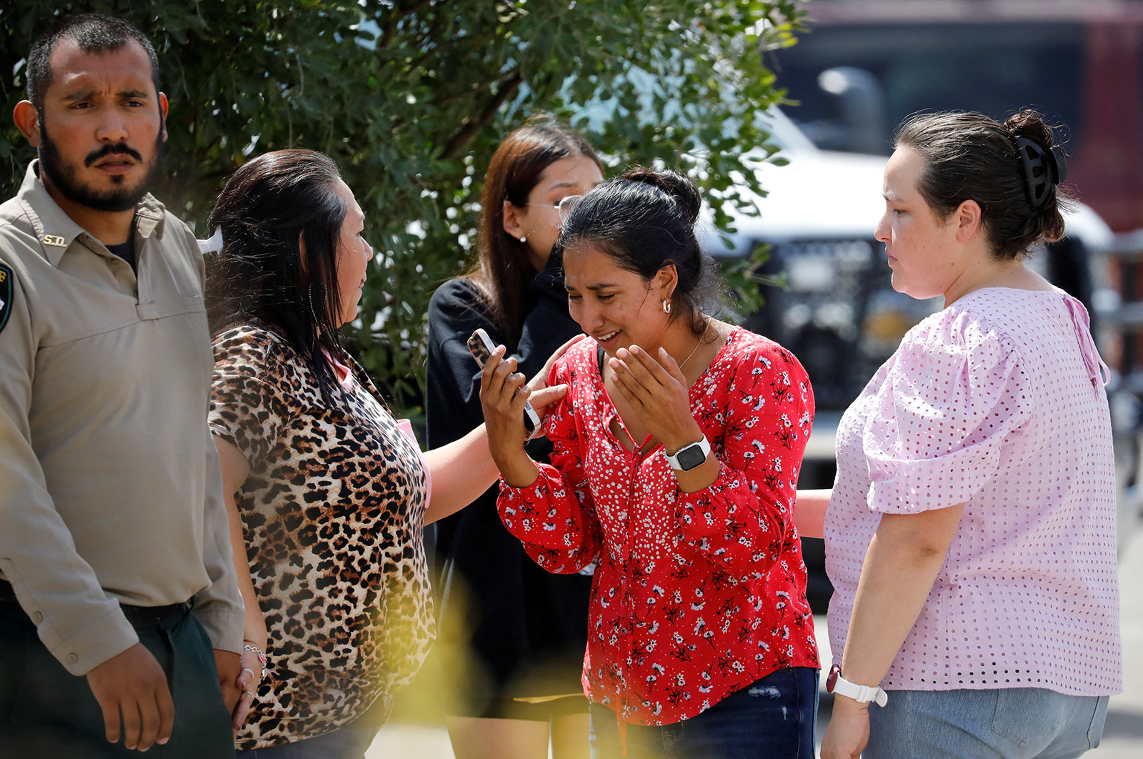 टेक्ससमा गोली लागेर शिक्षकसहित कम्तीमा १४ बालबालिकाको मृत्यु