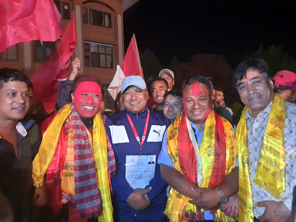 ज्वाइँलाई हराउँदै जेठान बने मध्यपुर थिमिको मेयर